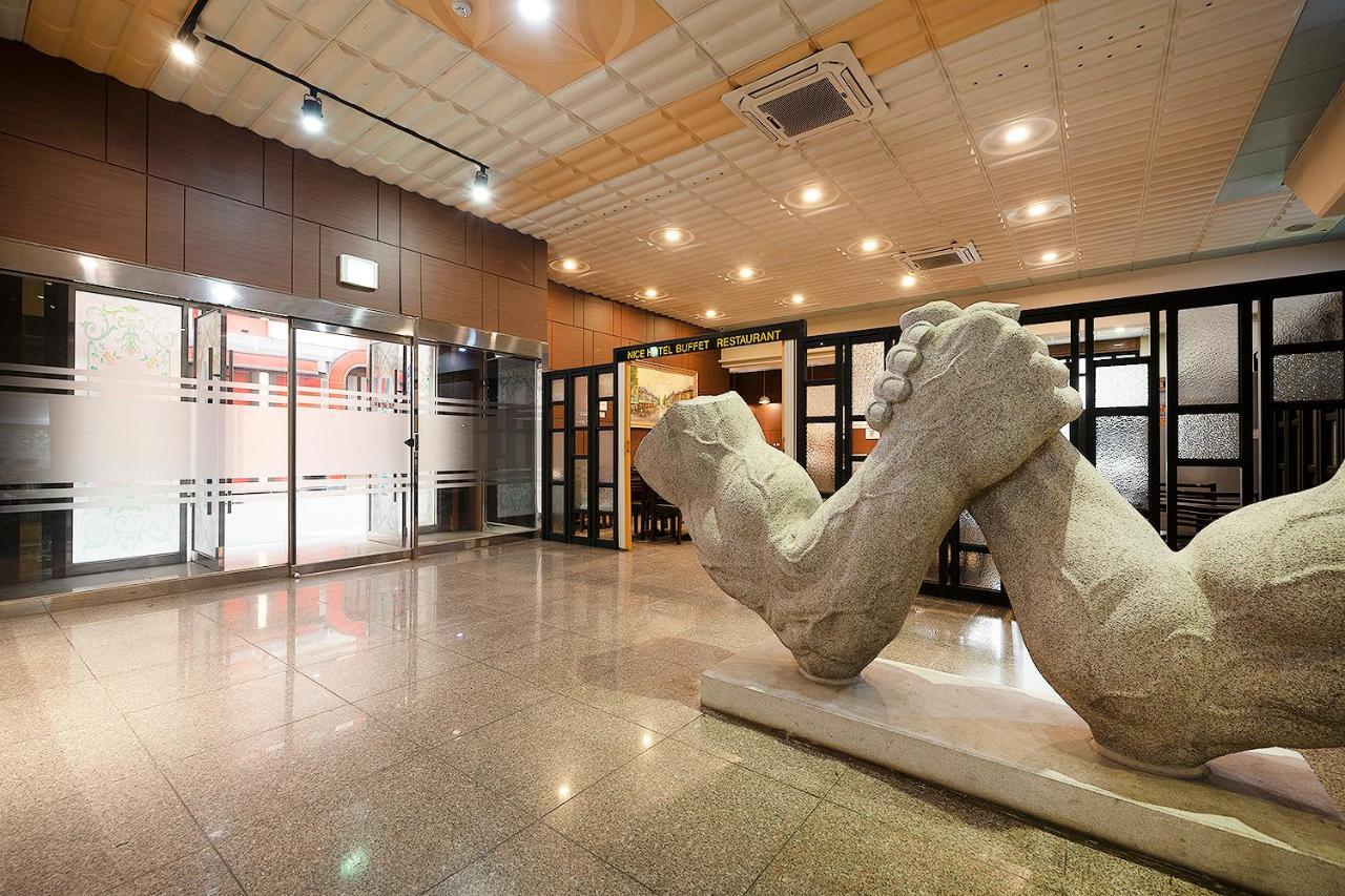 Nice Hotel Uijeongbu Exterior foto